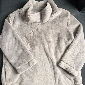 Banana Republic Women’s Fleece Long Sleeve Top/Sweater, Light Gray, Size M, NWT